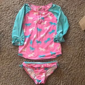 EUC. Hatley horse rashguard & bottoms. Size 8.
